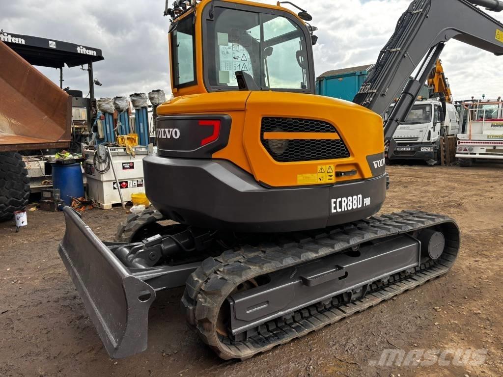 Volvo ECR 88 D Midi rýpadla 7t - 12t