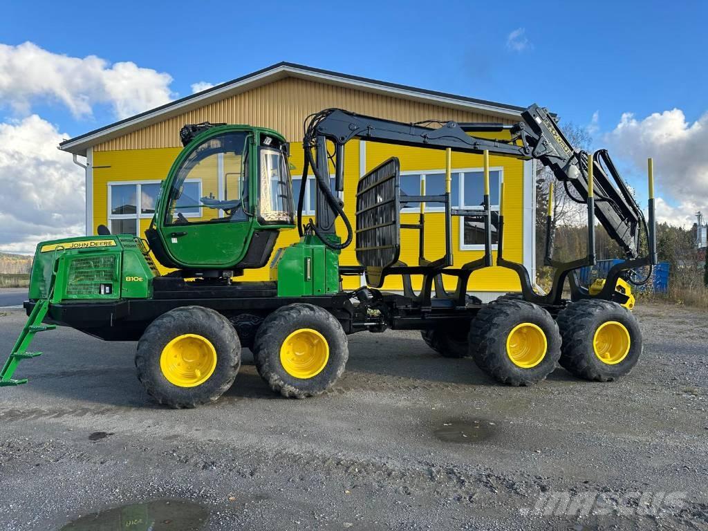 John Deere 810 E Vyvážecí traktory