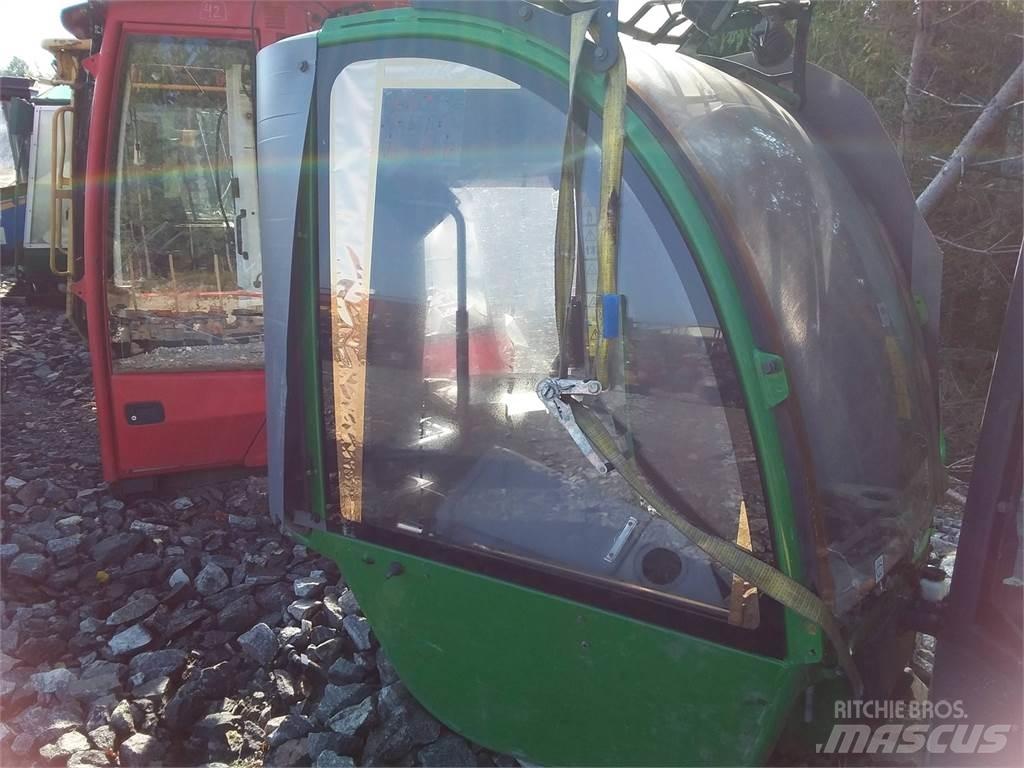 John Deere 1270e Kabiny a interiér