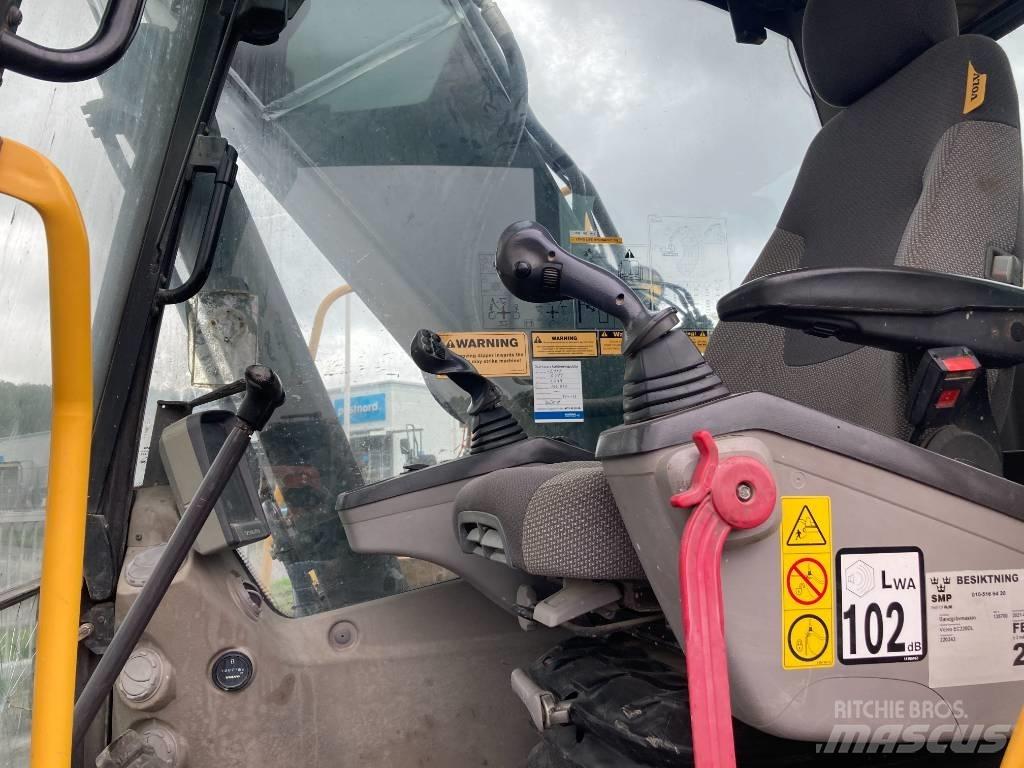 Volvo EC 220 DL Pásová rýpadla