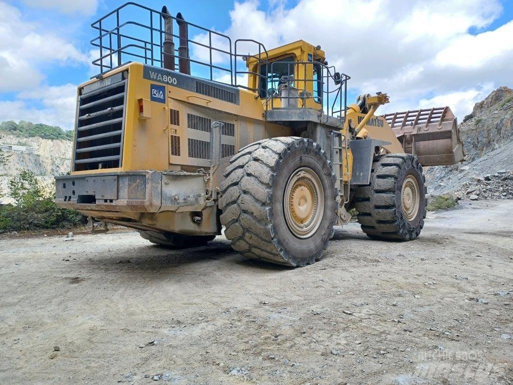 Komatsu WA800-3 Kolové nakladače