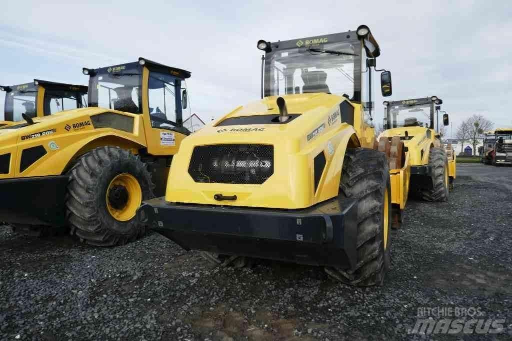 Bomag BW 213 PDH-5 Půdní kompaktory
