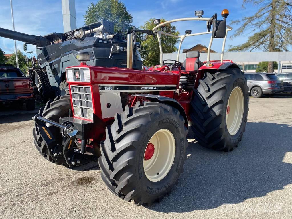 IHC 1246 AS Traktory