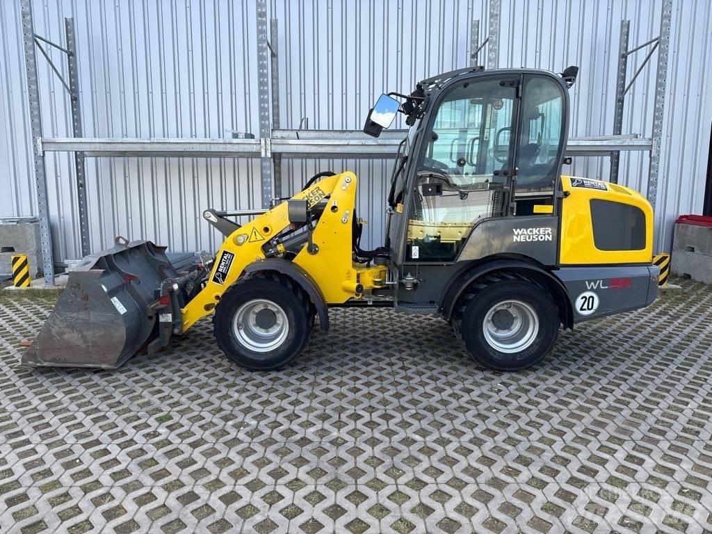 Wacker Neuson WL32 Kolové nakladače