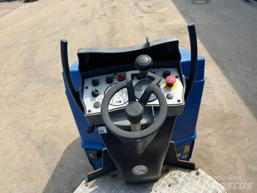 Bomag BW 100 AD-5 Tandemové válce