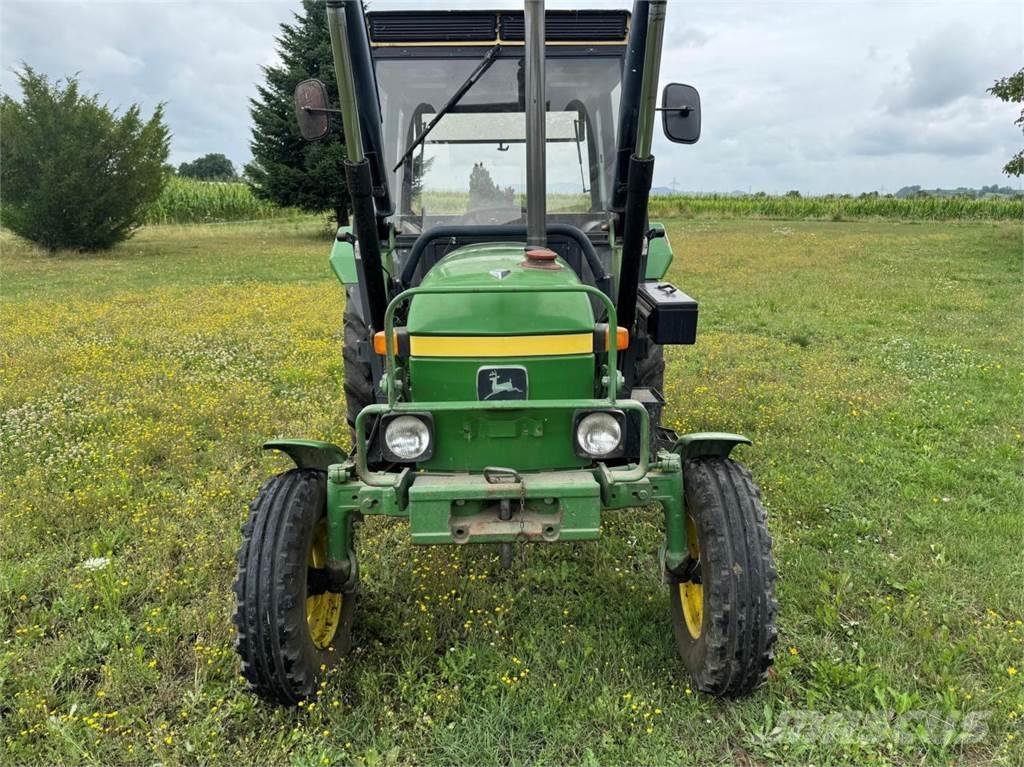 John Deere 1040 S Traktory