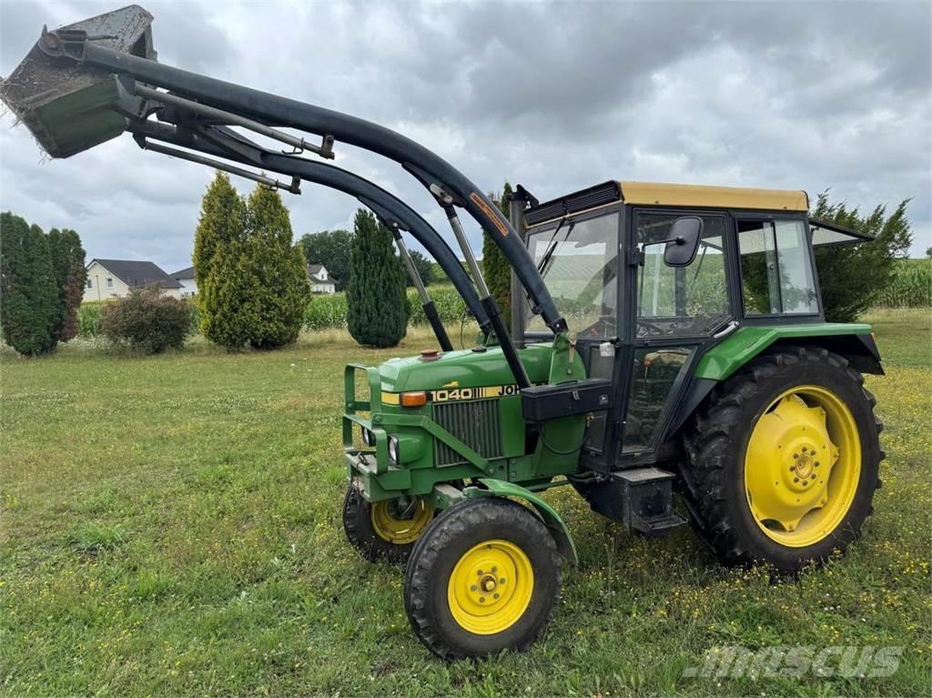 John Deere 1040 S Traktory