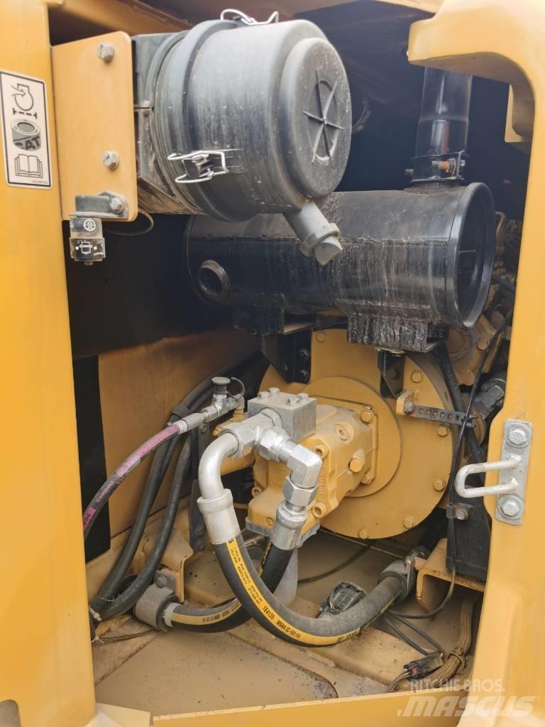 CAT 307 E Pásová rýpadla
