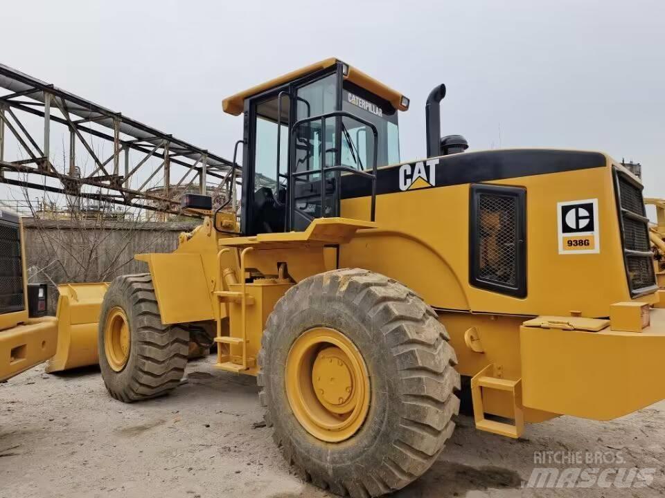 CAT 938 F Kolové nakladače