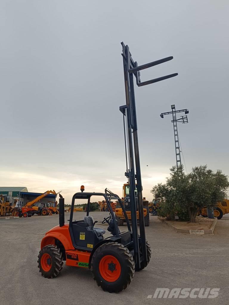 Ausa CH 250 X4 Terénní vysokozdvižné vozíky