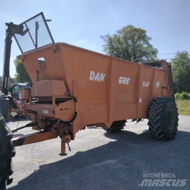 Dangreville EV 10 B1 Rozmetadla chlévské mrvy