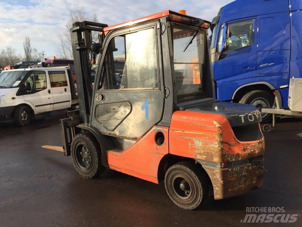 Toyota 02-8 FD JF 35 Dieselové vozíky