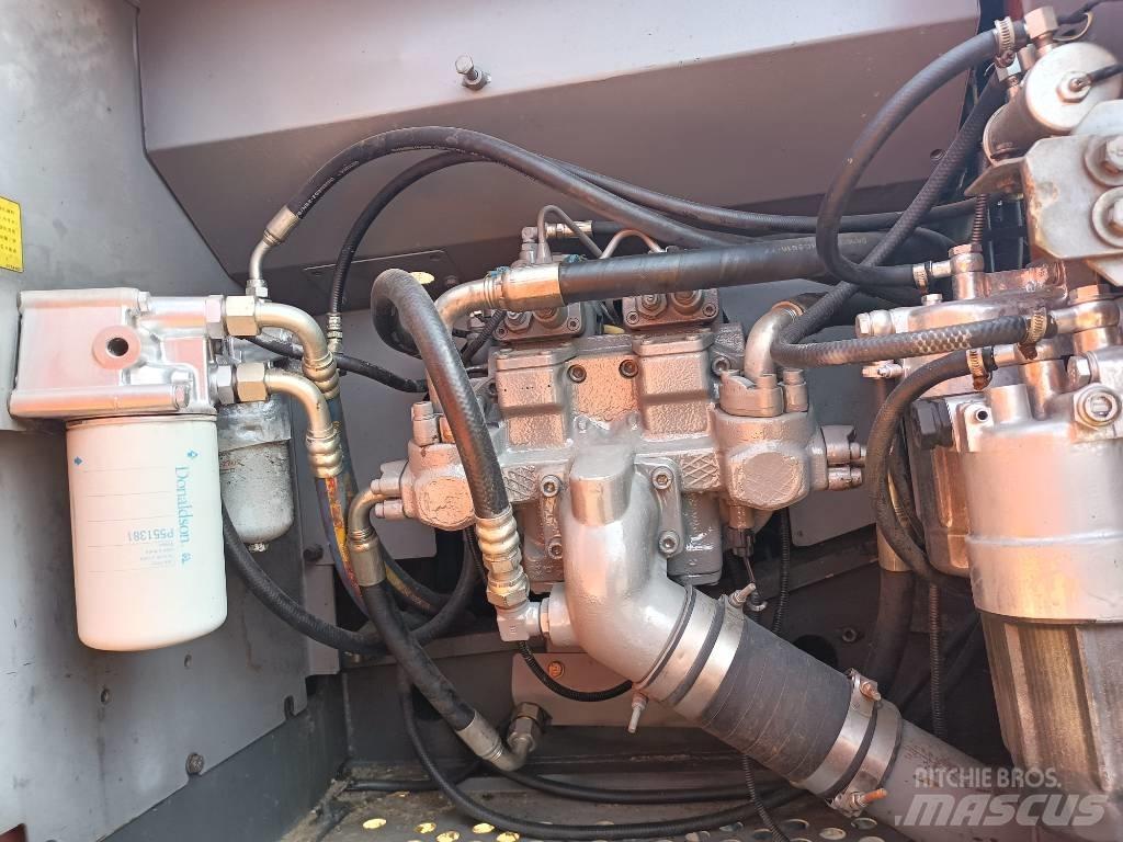 Hitachi ZX 200 Midi rýpadla 7t - 12t