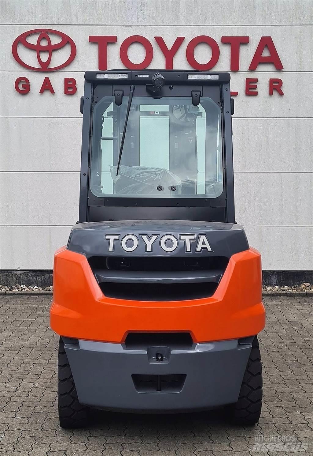 Toyota 40-8FD50N Dieselové vozíky