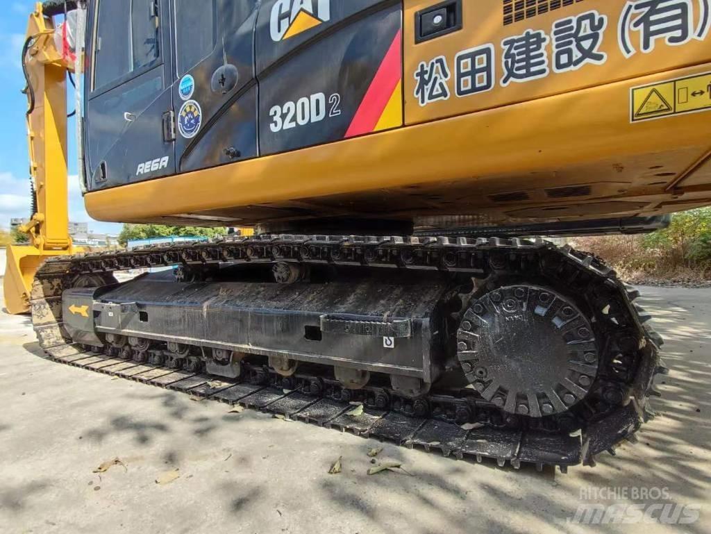 CAT 320D2 Midi rýpadla 7t - 12t
