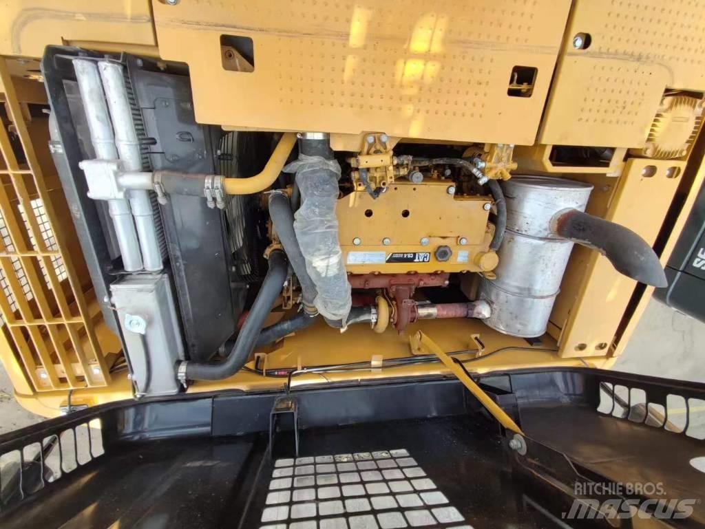 CAT 320D2 Midi rýpadla 7t - 12t