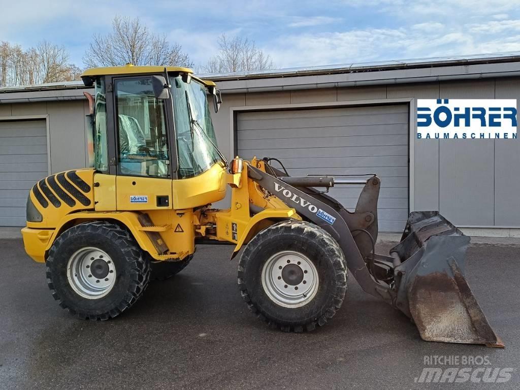 Volvo L 30 B Kolové nakladače