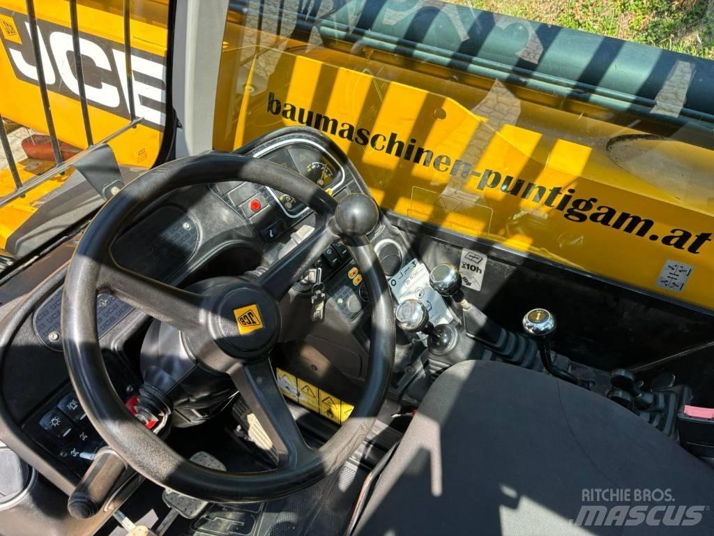 JCB 535-125 Teleskopické manipulátory
