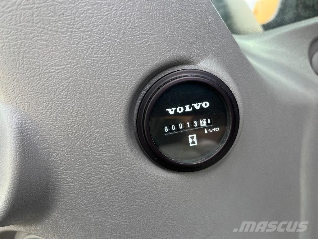 Volvo EC 300 D L Pásová rýpadla