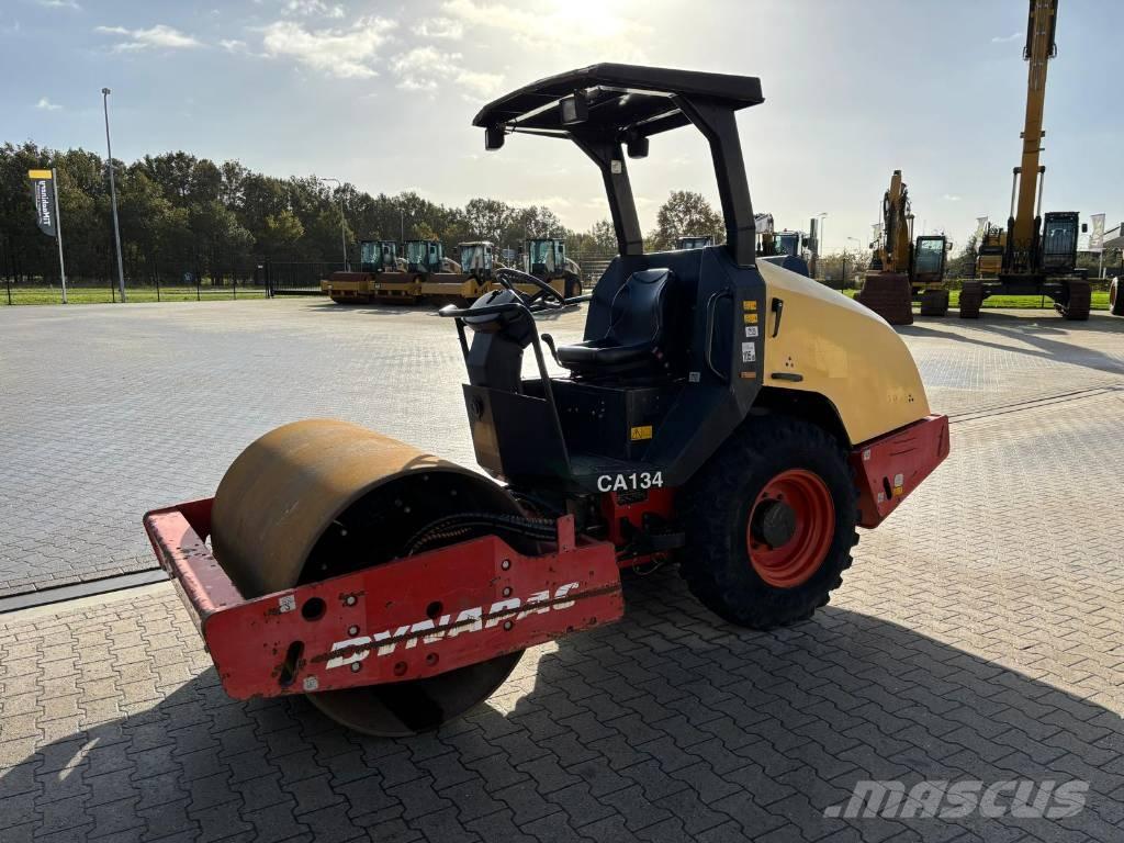 Dynapac CA 134 D Tahačové válce