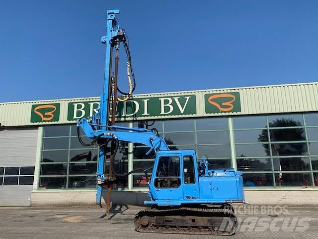 Hitachi EX 100 Pásová rýpadla