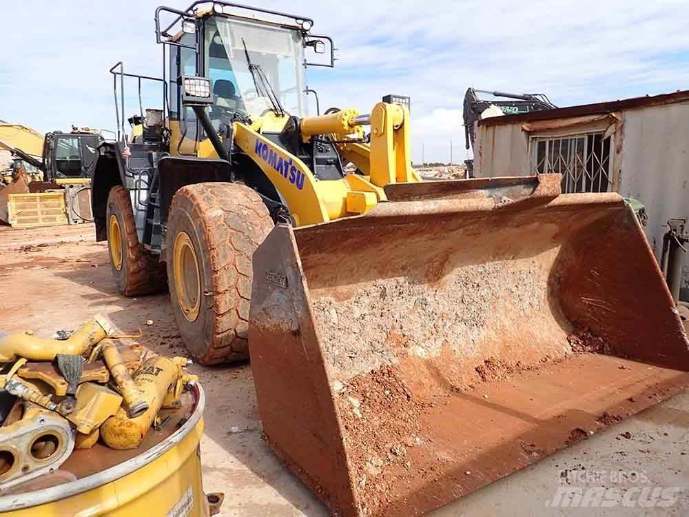 Komatsu WA380-8 Kolové nakladače