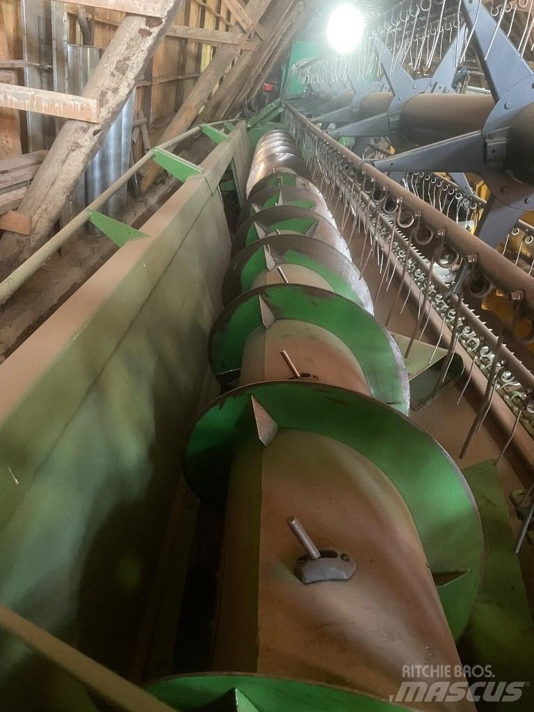 John Deere T670 Sklízecí mlátičky