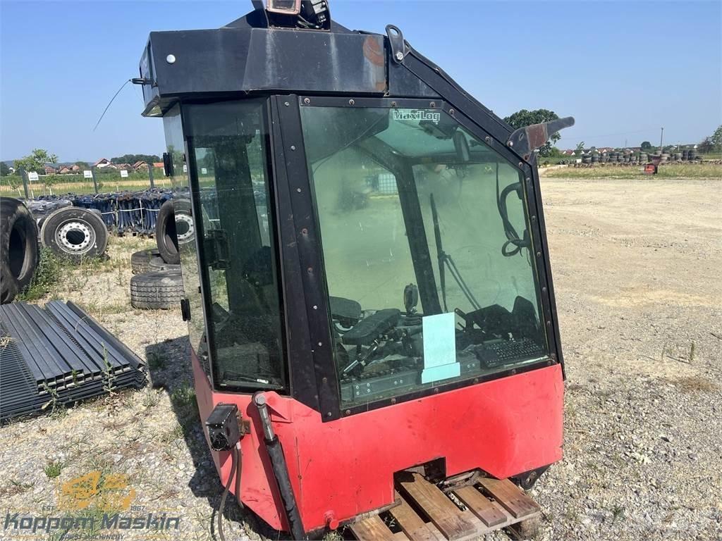 Valmet 911.1 Kabiny a interiér
