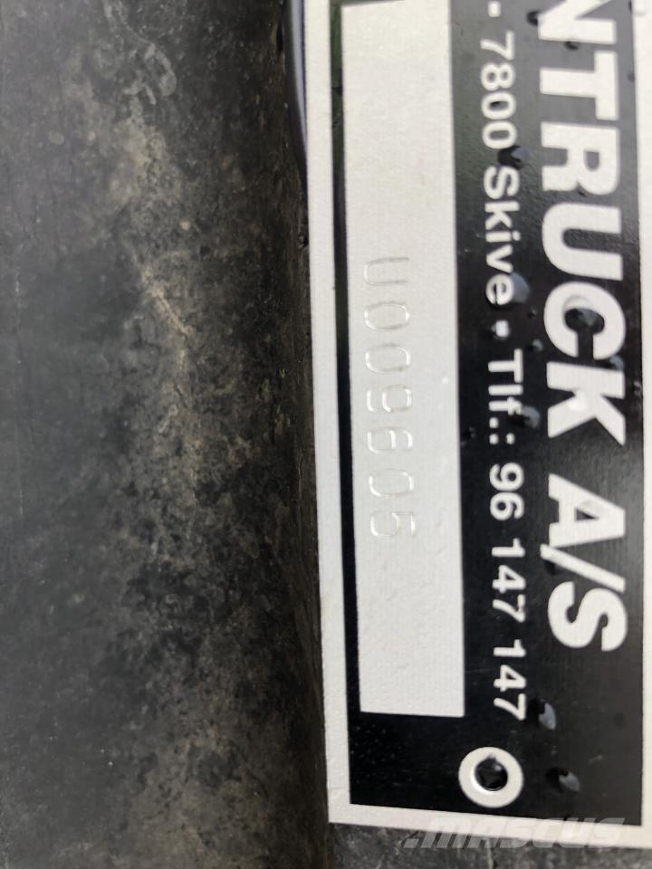  Øvrige ØVRIGE Pneumatiky, kola a ráfky