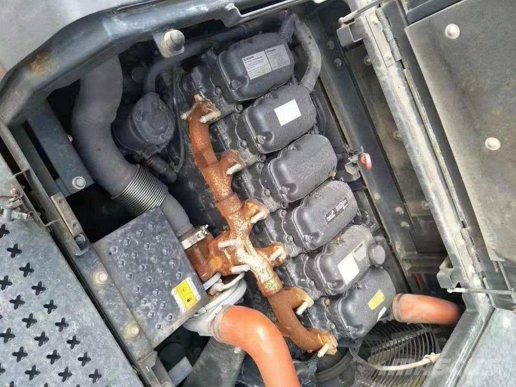Doosan DX 530 Pásová rýpadla
