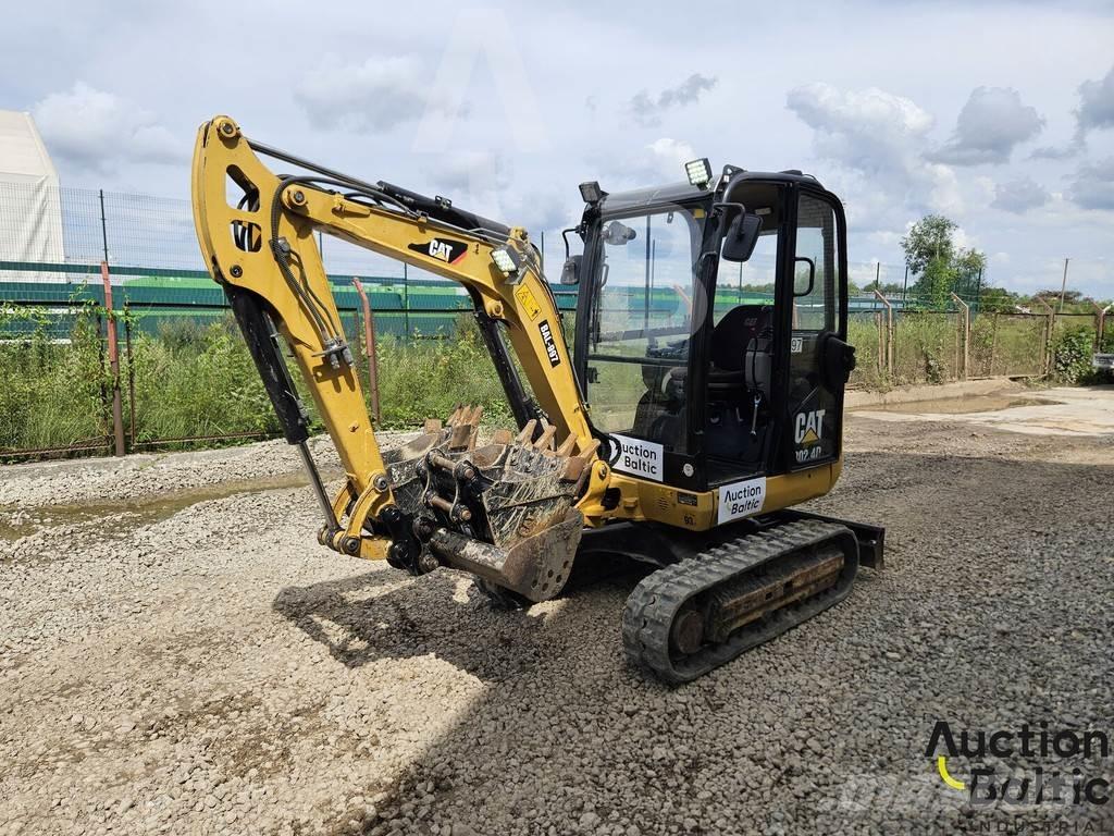 CAT 302.4 D Mini rýpadla < 7t