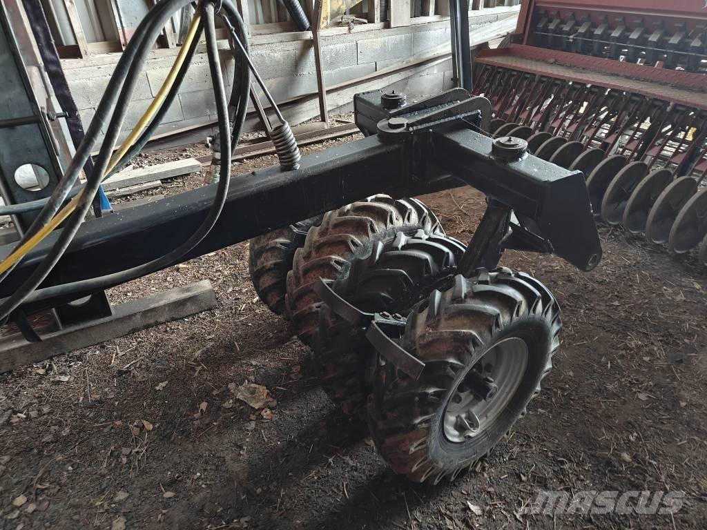 Junkkari 4000s Kombinované secí stroje