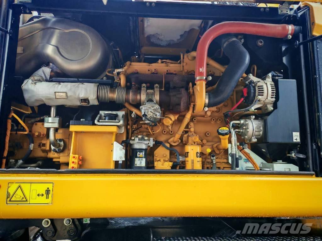 CAT M 318 F Kolová rýpadla