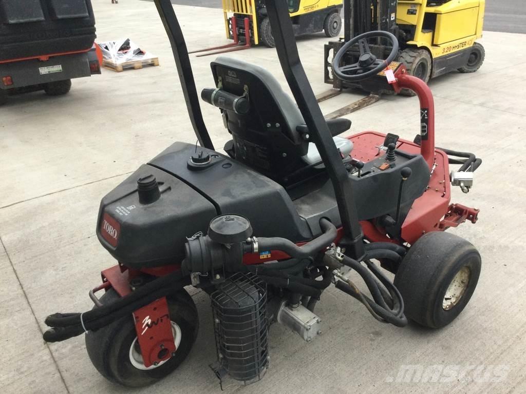 Toro 3250D Samojízdné sekačky