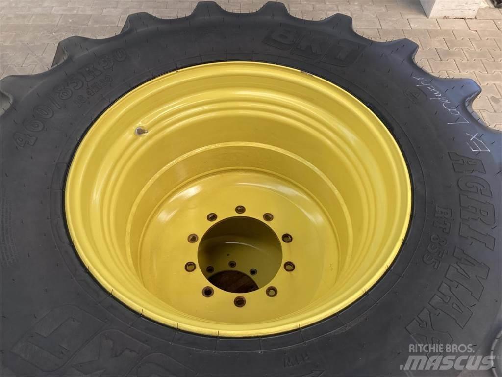 BKT 460/85R30 Pneumatiky, kola a ráfky
