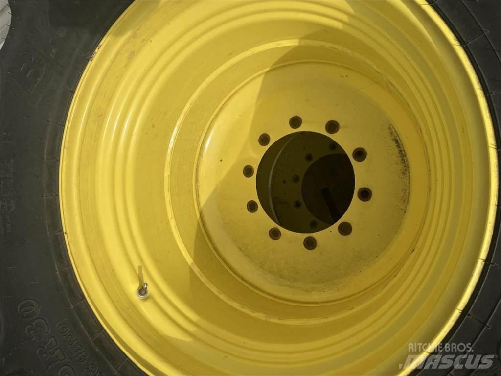 BKT 460/85R30 Pneumatiky, kola a ráfky