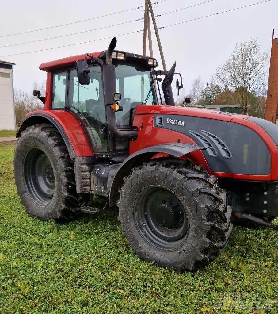 Valtra T 202 Versu Traktory