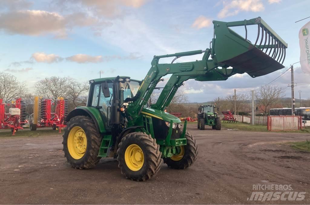 John Deere 6120M Traktory