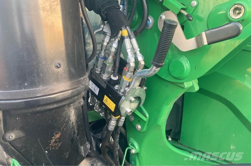 John Deere 6120M Traktory