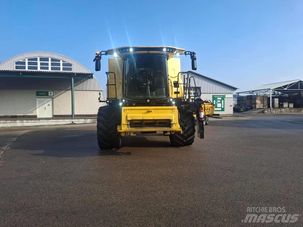 New Holland CX8.70 Sklízecí mlátičky
