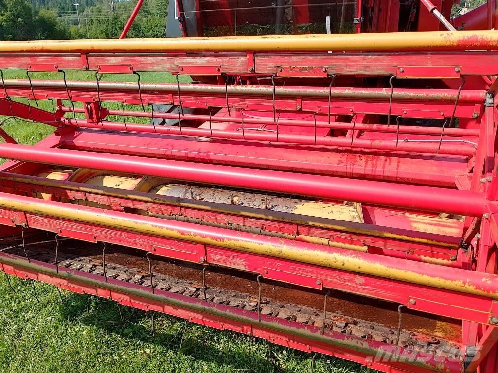 Massey Ferguson 16 Sklízecí mlátičky