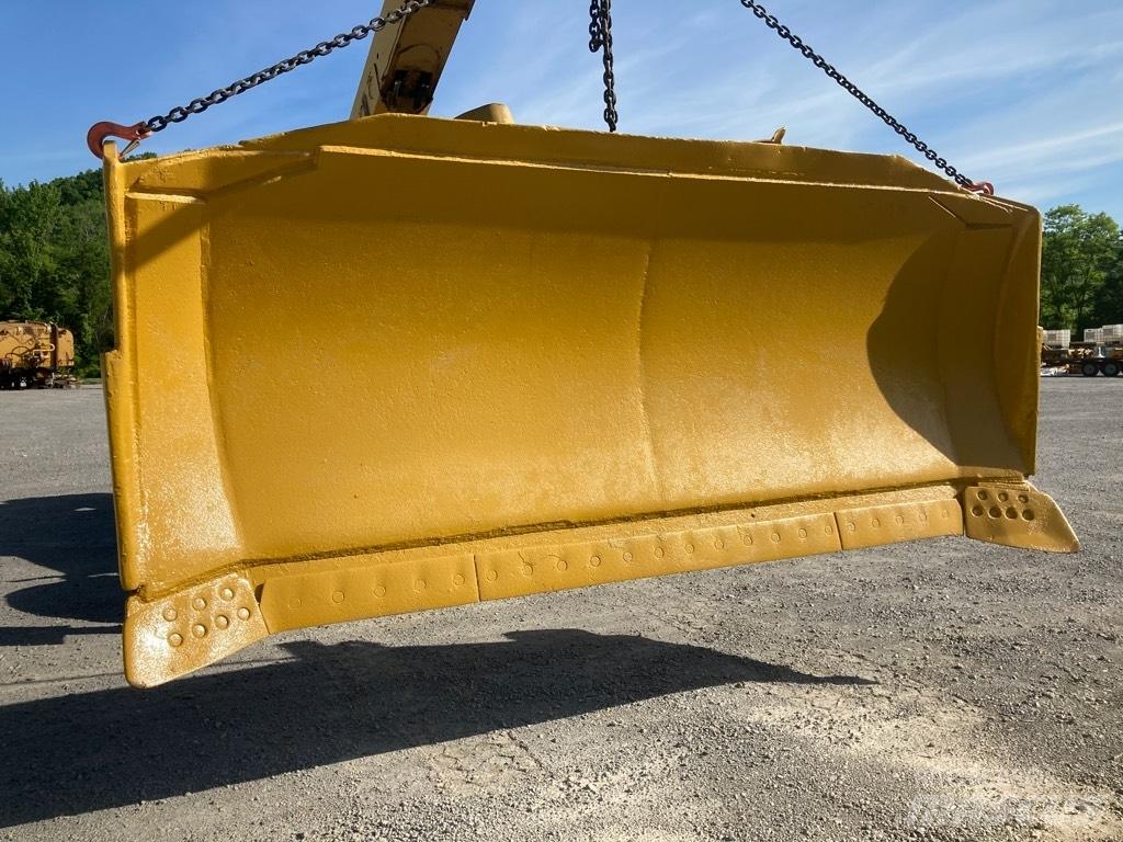 CAT D9T SU Blade Radlice