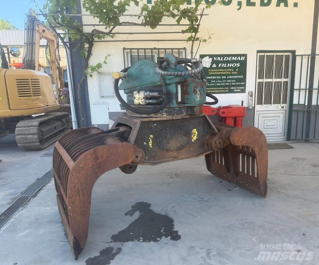 CAT G 320B-D Klešťové drapáky