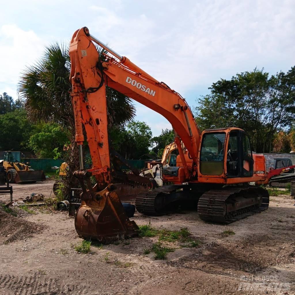 Doosan DX 225 LC Pásová rýpadla