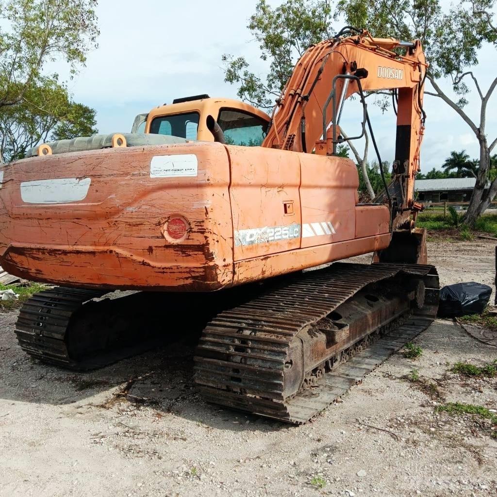 Doosan DX 225 LC Pásová rýpadla