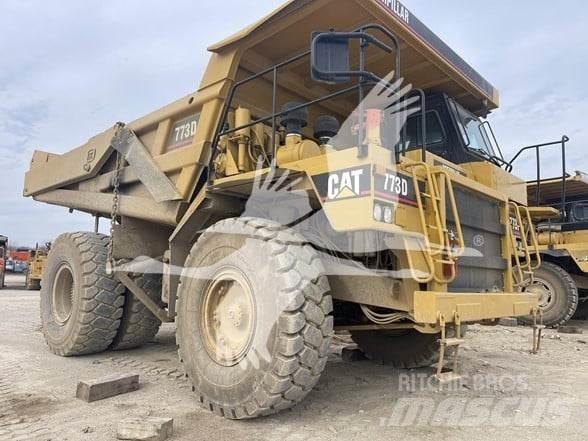 CAT 773D Kloubové dempry
