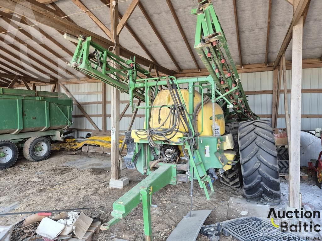 John Deere 732 Tažené postřikovače