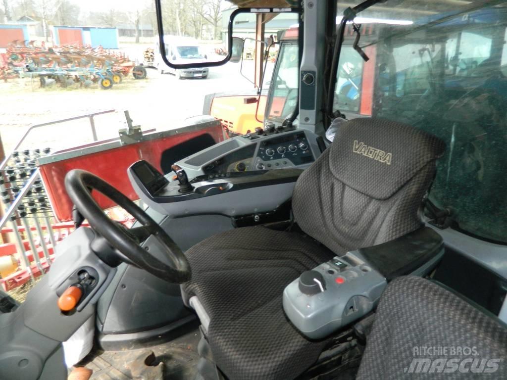 Valtra T 234 V Traktory