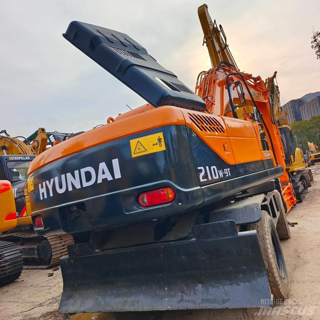 Hyundai 210W-9 Kolová rýpadla