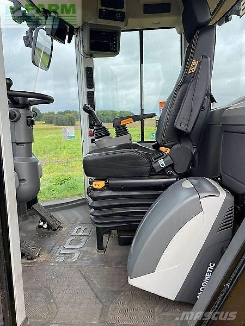 JCB 427 agri Mini rýpadla < 7t